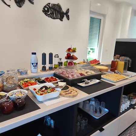 Fortis Bed and Breakfast Τρογκίρ