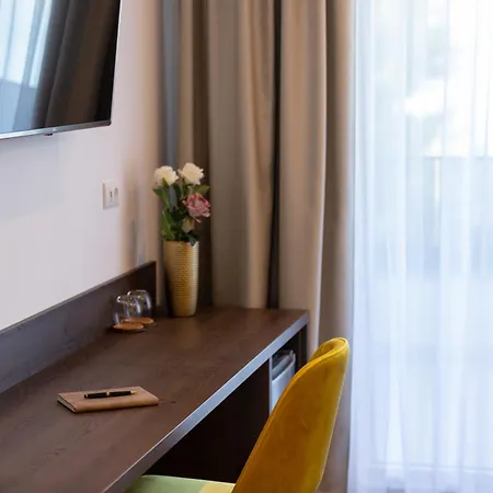 Alojamento de Acomodação e Pequeno-almoço Fortis 4*