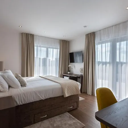 Fortis Bed & Breakfast